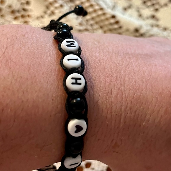 Handmade Taylor Swift BUT DADDY I LOVE HIM Beaded Bracelet - Adjustable - Picture 5 of 7